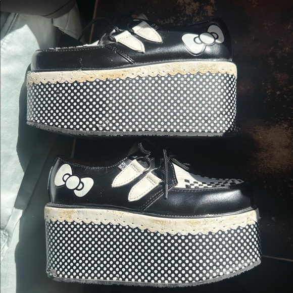 T.U.K. Hello Kitty Black and White Shoes platform US 6 - Picture 1 of 14